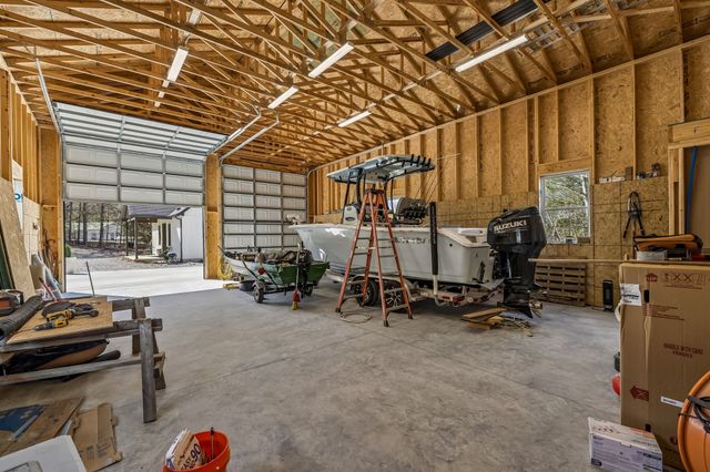 1602 White Oak Rd, Stewart, TN 37175