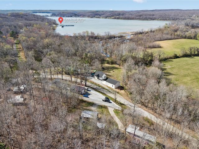 1602 White Oak Rd, Stewart, TN 37175