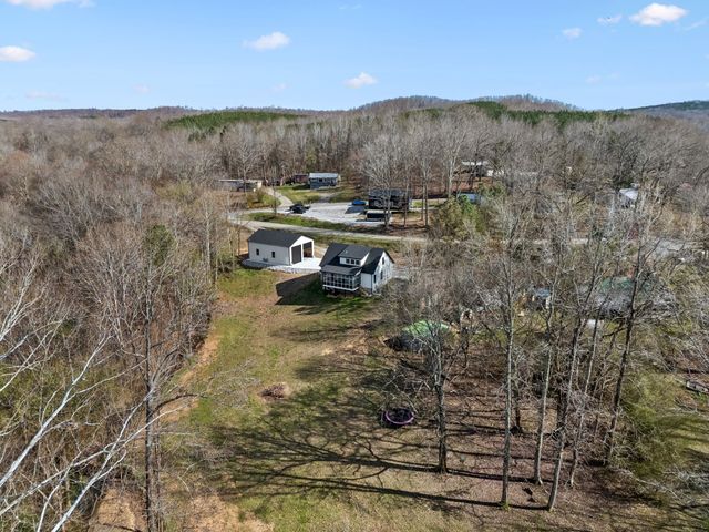 1602 White Oak Rd, Stewart, TN 37175