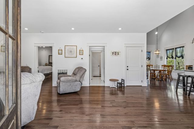 1602 White Oak Rd, Stewart, TN 37175