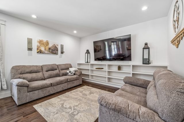 1602 White Oak Rd, Stewart, TN 37175