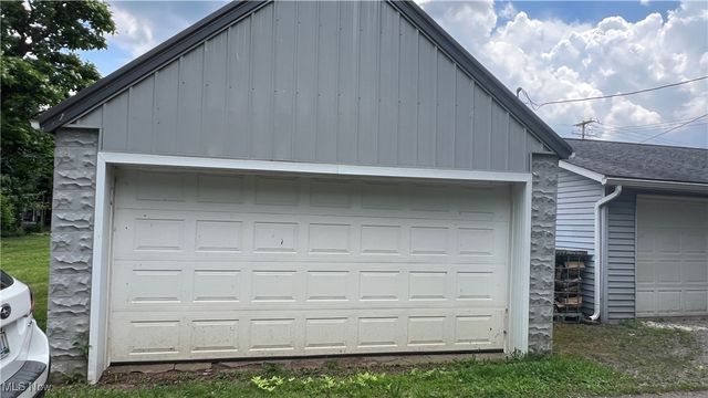 217 Carrollton Street E, Magnolia, OH 44643