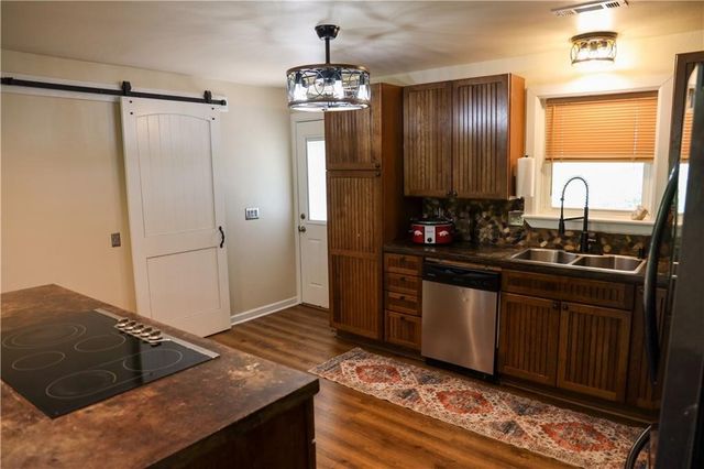 10693 Snavely Road, Elm Springs, AR 72762