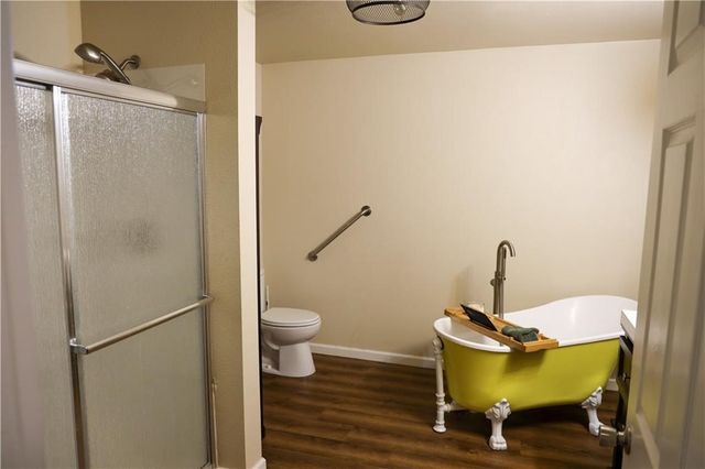 10693 Snavely Road, Elm Springs, AR 72762