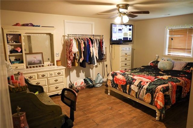 10693 Snavely Road, Elm Springs, AR 72762