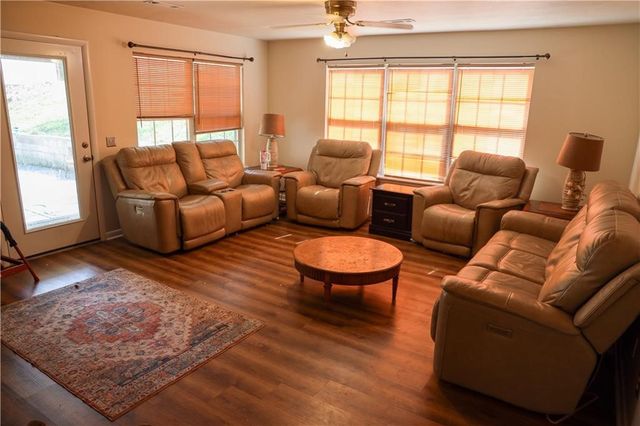 10693 Snavely Road, Elm Springs, AR 72762