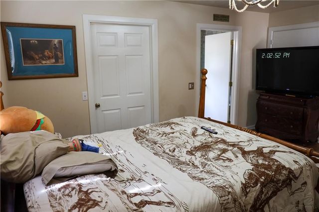 10693 Snavely Road, Elm Springs, AR 72762