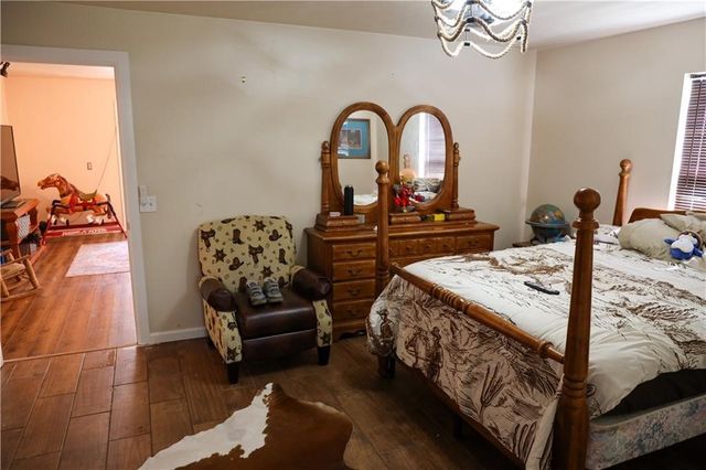 10693 Snavely Road, Elm Springs, AR 72762