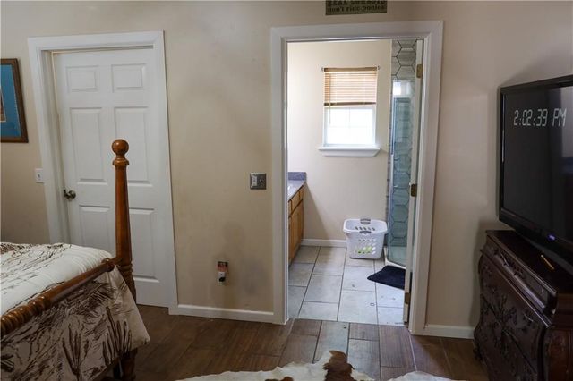 10693 Snavely Road, Elm Springs, AR 72762