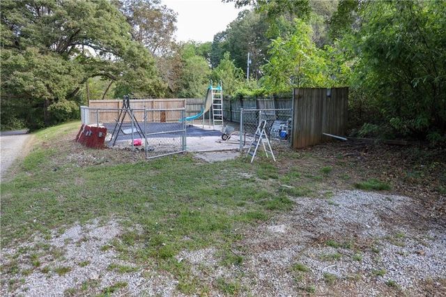 10693 Snavely Road, Elm Springs, AR 72762