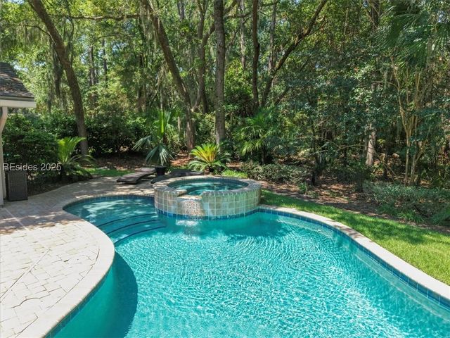 15 Deer Run Ln, Hilton Head Island, SC 29928