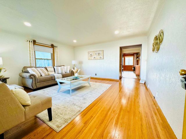 465 Ruth Street N, Saint Paul, MN 55119