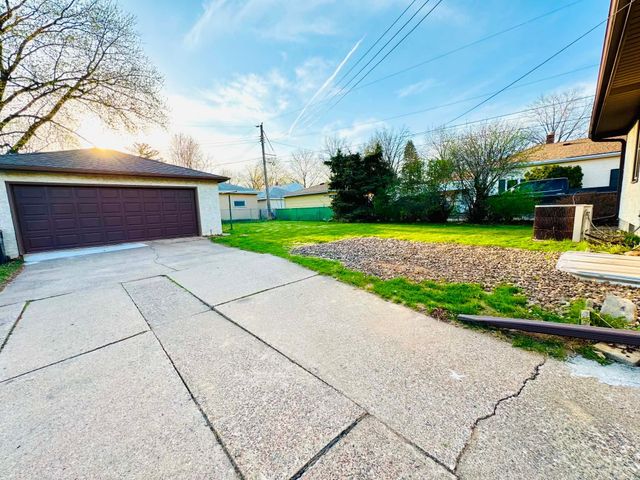 465 Ruth Street N, Saint Paul, MN 55119