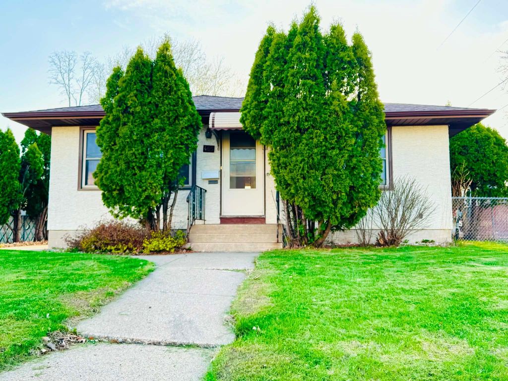 465 Ruth Street N, Saint Paul, MN 55119