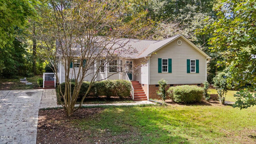 6112 Walnut Glen Drive, Willow Springs, NC 27592
