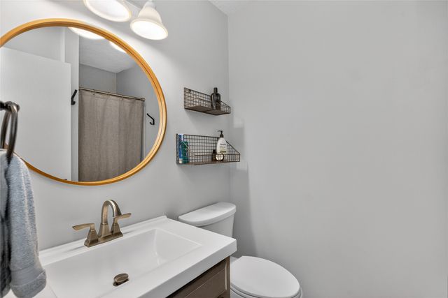 301 NE Mandy Lane, Ankeny, IA 50021