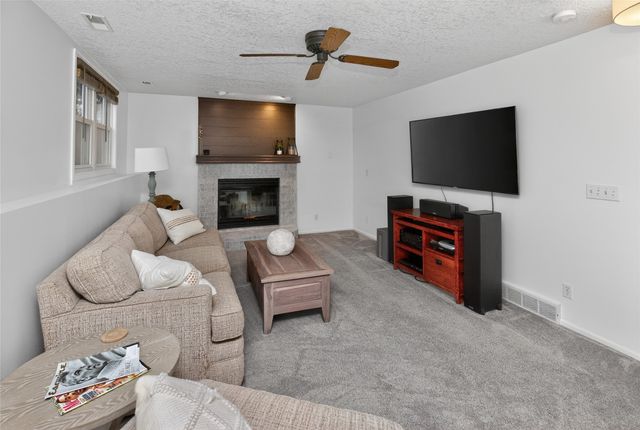 301 NE Mandy Lane, Ankeny, IA 50021