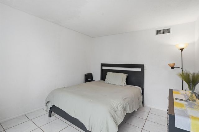 9451 Evergreen Place 203, Davie, FL 33324