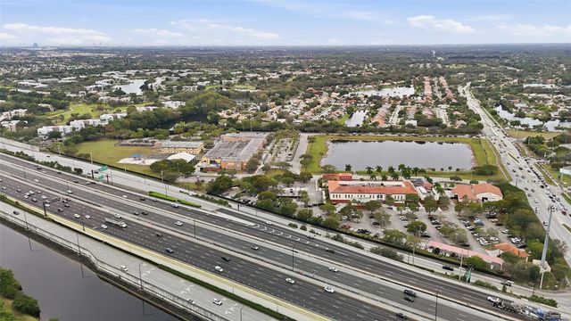 9451 Evergreen Place 203, Davie, FL 33324