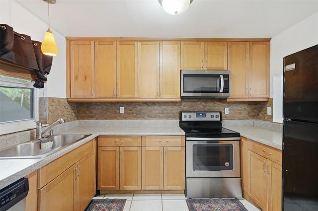 9451 Evergreen Place 203, Davie, FL 33324