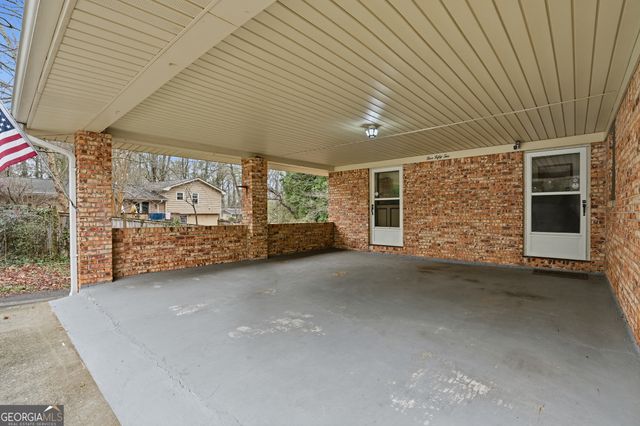 552 Ben Court SW, Lilburn, GA 30047