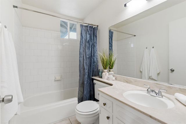 5658 Kermit Ln, Stockton, CA 95207