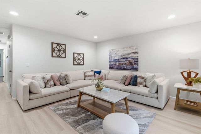 5658 Kermit Ln, Stockton, CA 95207