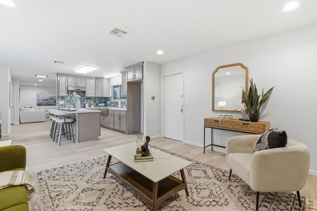 5658 Kermit Ln, Stockton, CA 95207