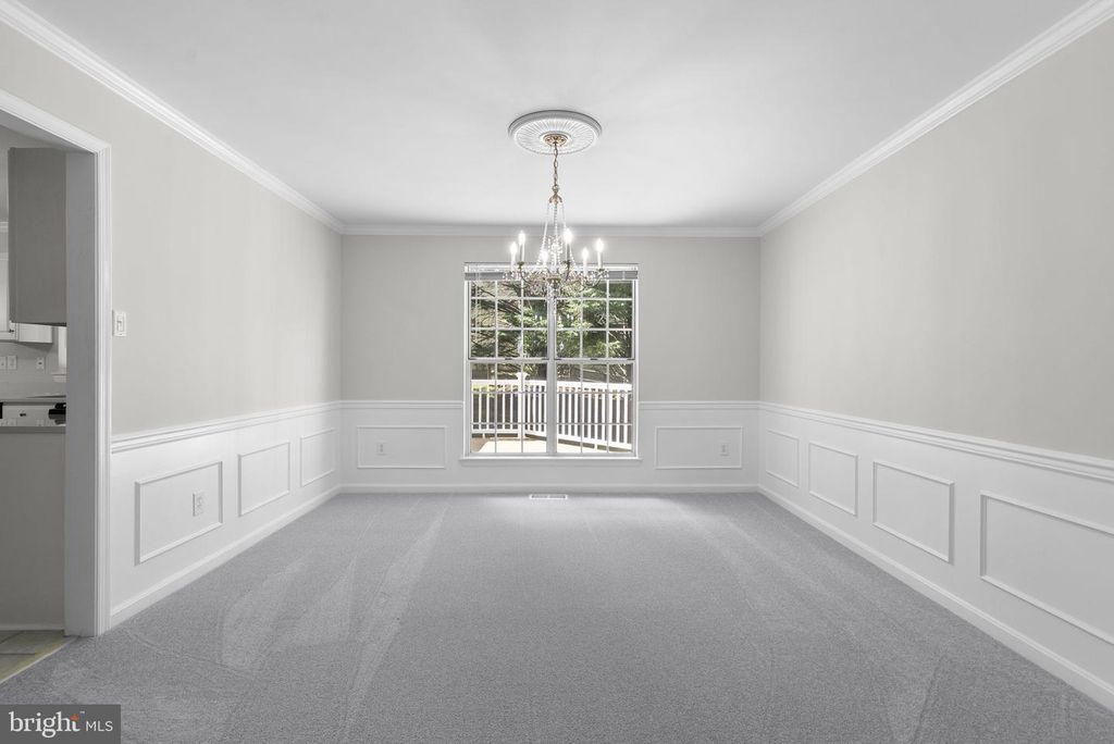 Image 11 of property listing at 2700 SNOWBERRY PL, Olney, MD 20832
