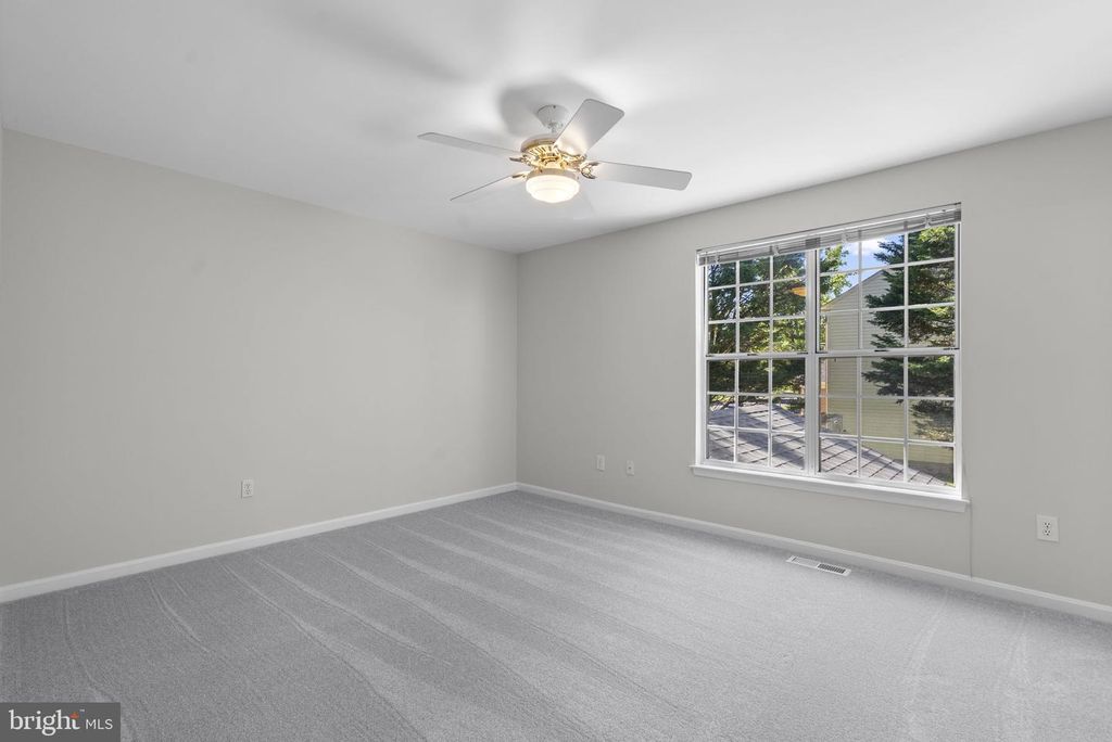 Image 22 of property listing at 2700 SNOWBERRY PL, Olney, MD 20832