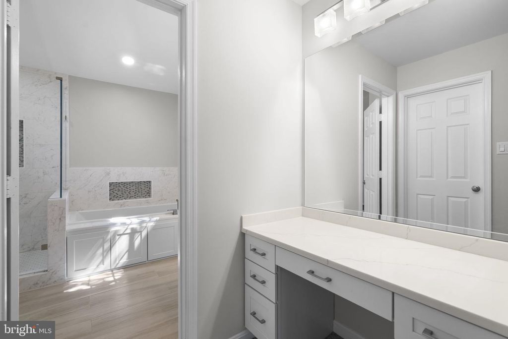 Image 29 of property listing at 2700 SNOWBERRY PL, Olney, MD 20832