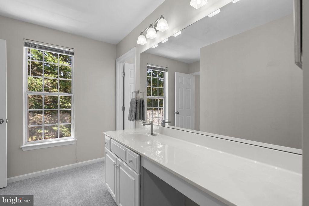 Image 36 of property listing at 2700 SNOWBERRY PL, Olney, MD 20832