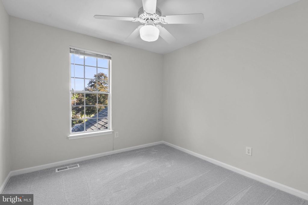 Image 38 of property listing at 2700 SNOWBERRY PL, Olney, MD 20832
