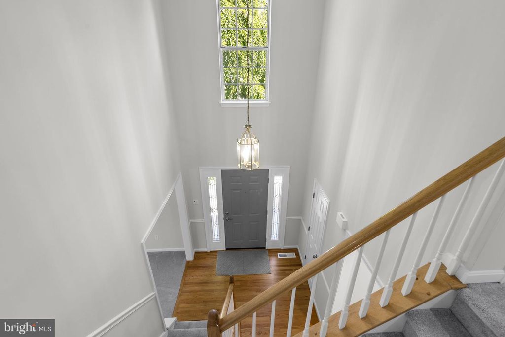 Image 4 of property listing at 2700 SNOWBERRY PL, Olney, MD 20832