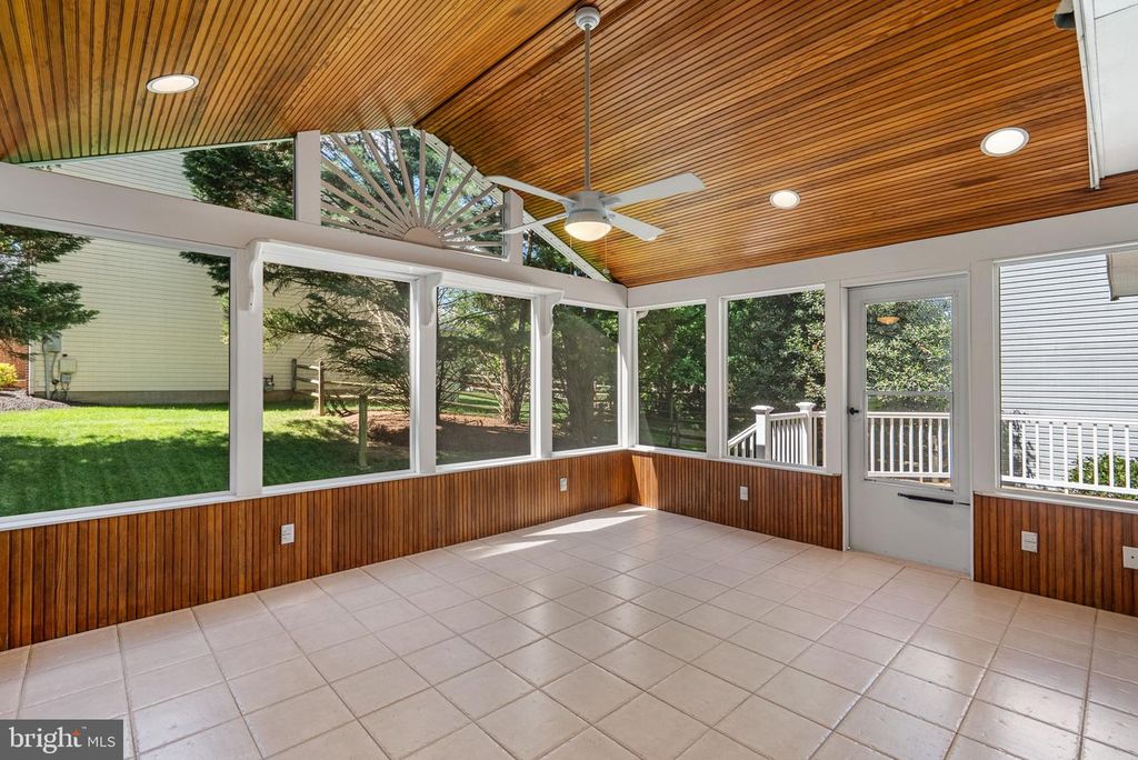Image 42 of property listing at 2700 SNOWBERRY PL, Olney, MD 20832