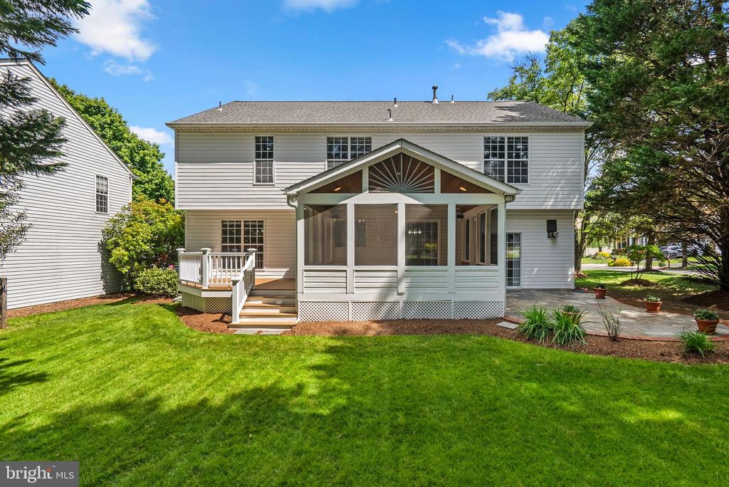 Image 43 of property listing at 2700 SNOWBERRY PL, Olney, MD 20832