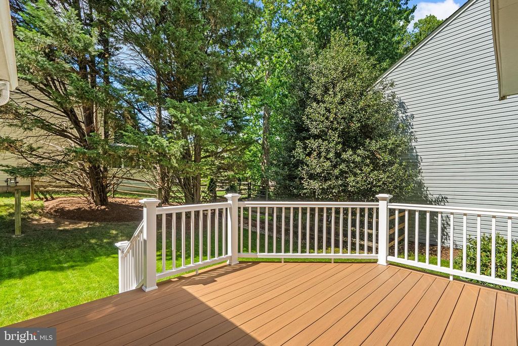 Image 45 of property listing at 2700 SNOWBERRY PL, Olney, MD 20832