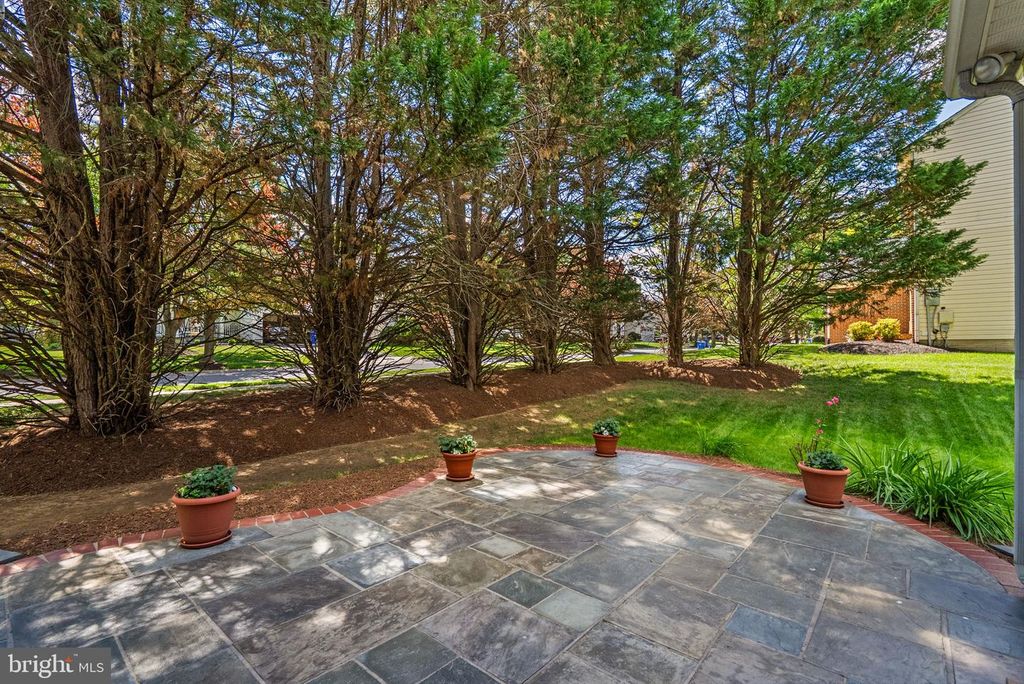 Image 46 of property listing at 2700 SNOWBERRY PL, Olney, MD 20832