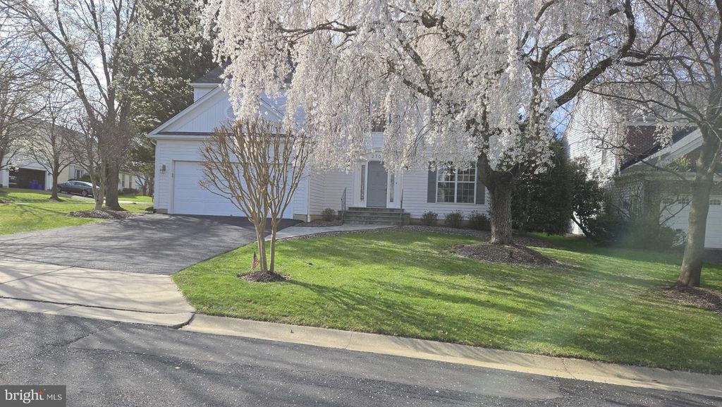 Image 48 of property listing at 2700 SNOWBERRY PL, Olney, MD 20832