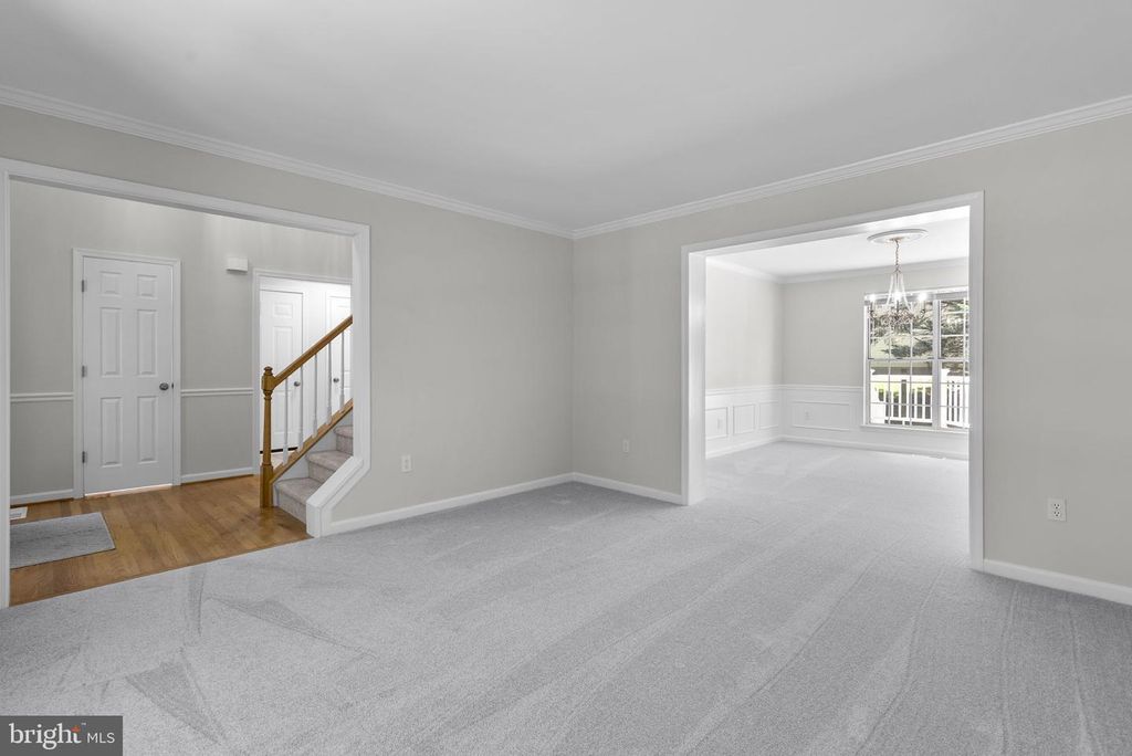 Image 5 of property listing at 2700 SNOWBERRY PL, Olney, MD 20832