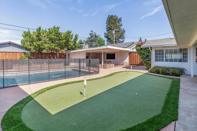 7821 Filice Drive, Gilroy, CA 95020