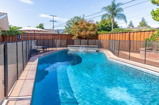 7821 Filice Drive, Gilroy, CA 95020