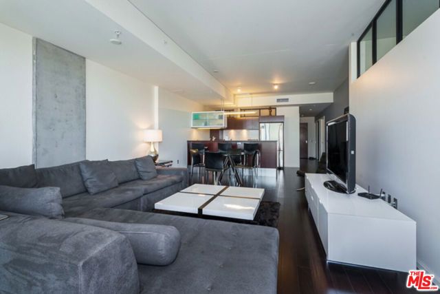 1155 S Grand Avenue 2006, Los Angeles, CA 90015