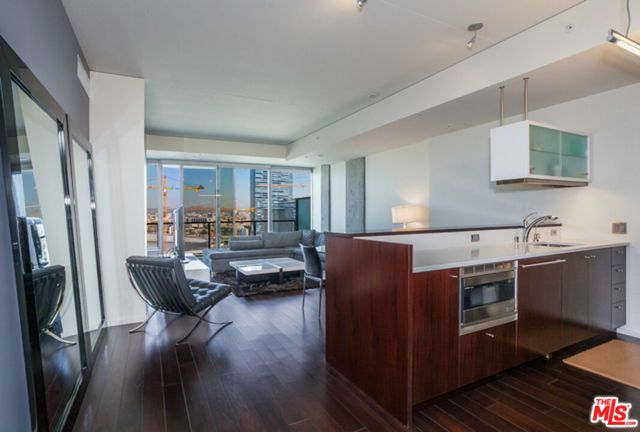 1155 S Grand Avenue 2006, Los Angeles, CA 90015