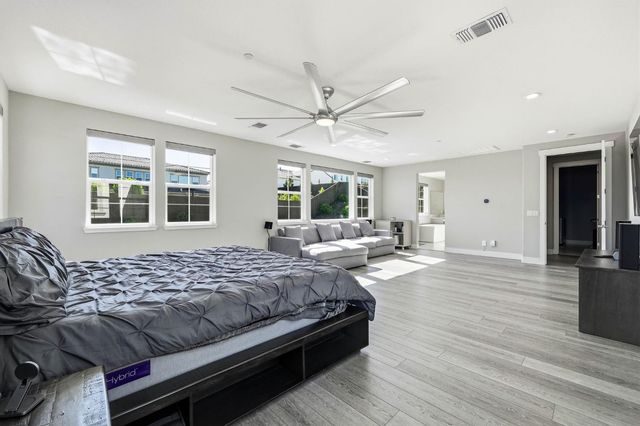 701 Golden Acorn Ct, Rocklin, CA 95765