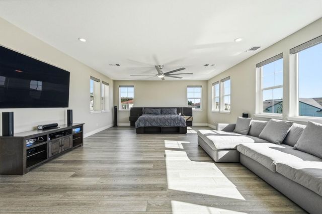 701 Golden Acorn Ct, Rocklin, CA 95765