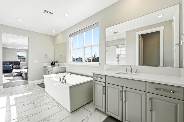 701 Golden Acorn Ct, Rocklin, CA 95765