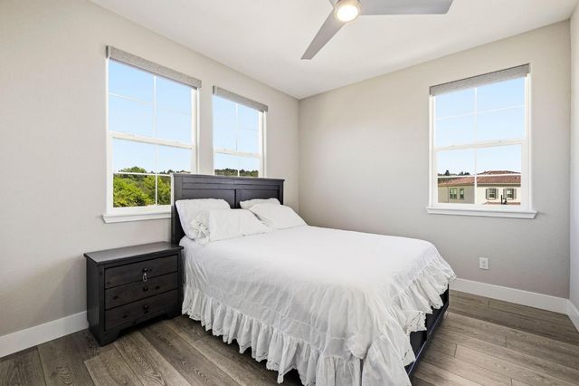701 Golden Acorn Ct, Rocklin, CA 95765