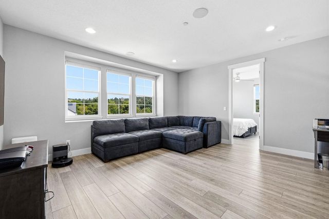 701 Golden Acorn Ct, Rocklin, CA 95765
