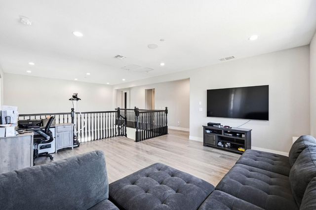 701 Golden Acorn Ct, Rocklin, CA 95765